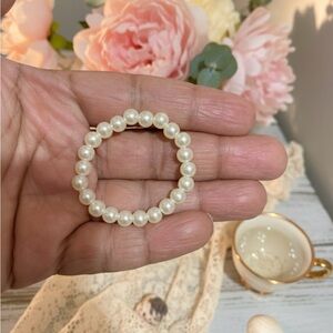Elegant Pearl Bracelet